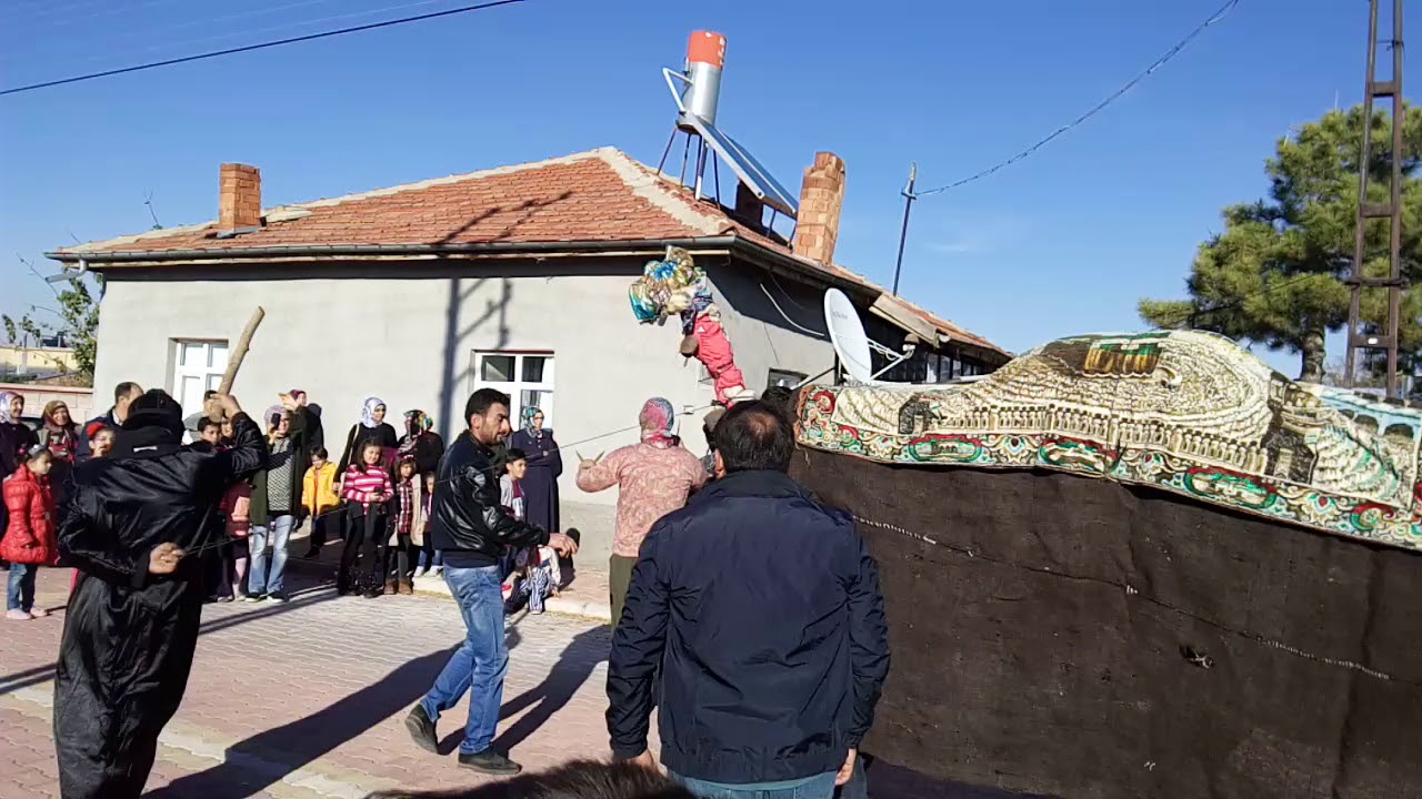 Saray&ouml;n&uuml; Deve Adeti