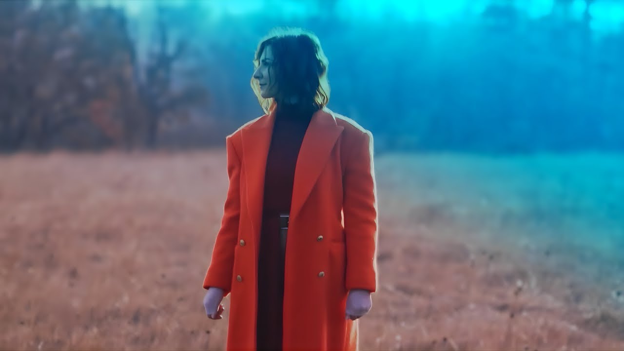 Lara Baruca - Ko hodiš nad oblaki (Vizualni triptih Boutique 99)