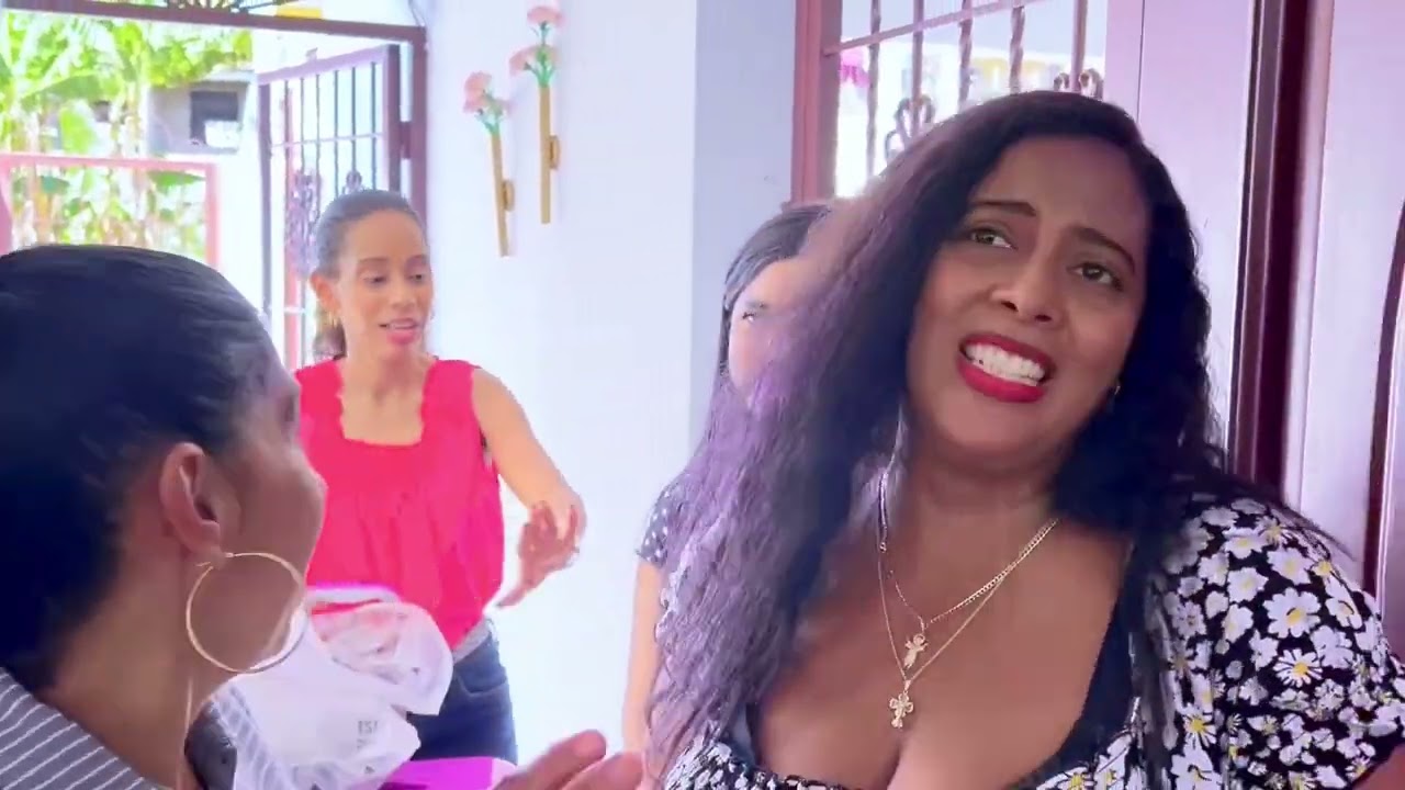 1ra PARTE. SE AUTODEPORTA A SU PAIS PARA DISFRUTAR DE SU CASA PERO LA FAMILIA LA TRAICIONO.