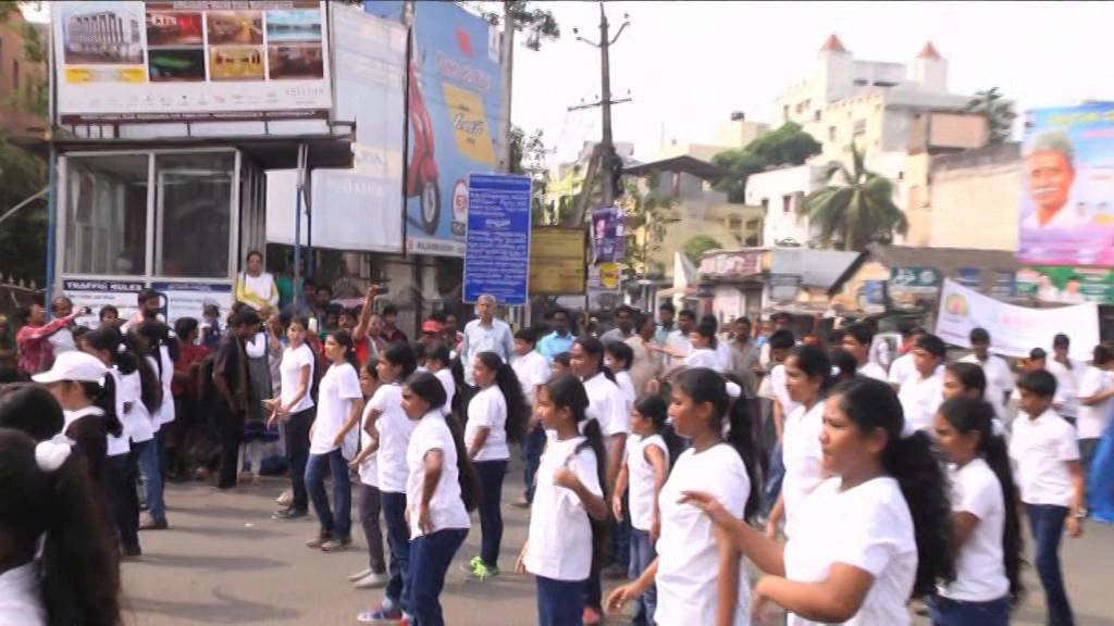 FIRST EVER FLASH MOB BY JASSVER EM SCHOOL RAJAHMUNDRY
