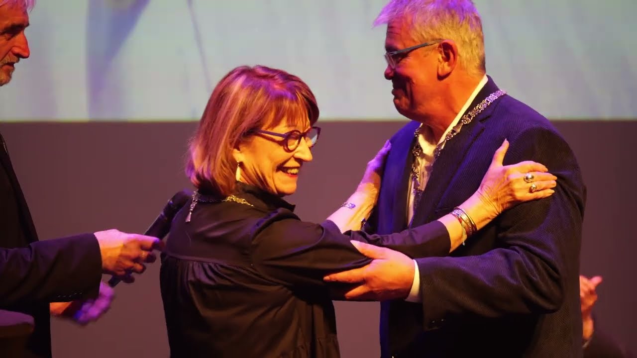 Gildas Buron reçoit le collier de l'Hermine 2025 à Châteaubriant