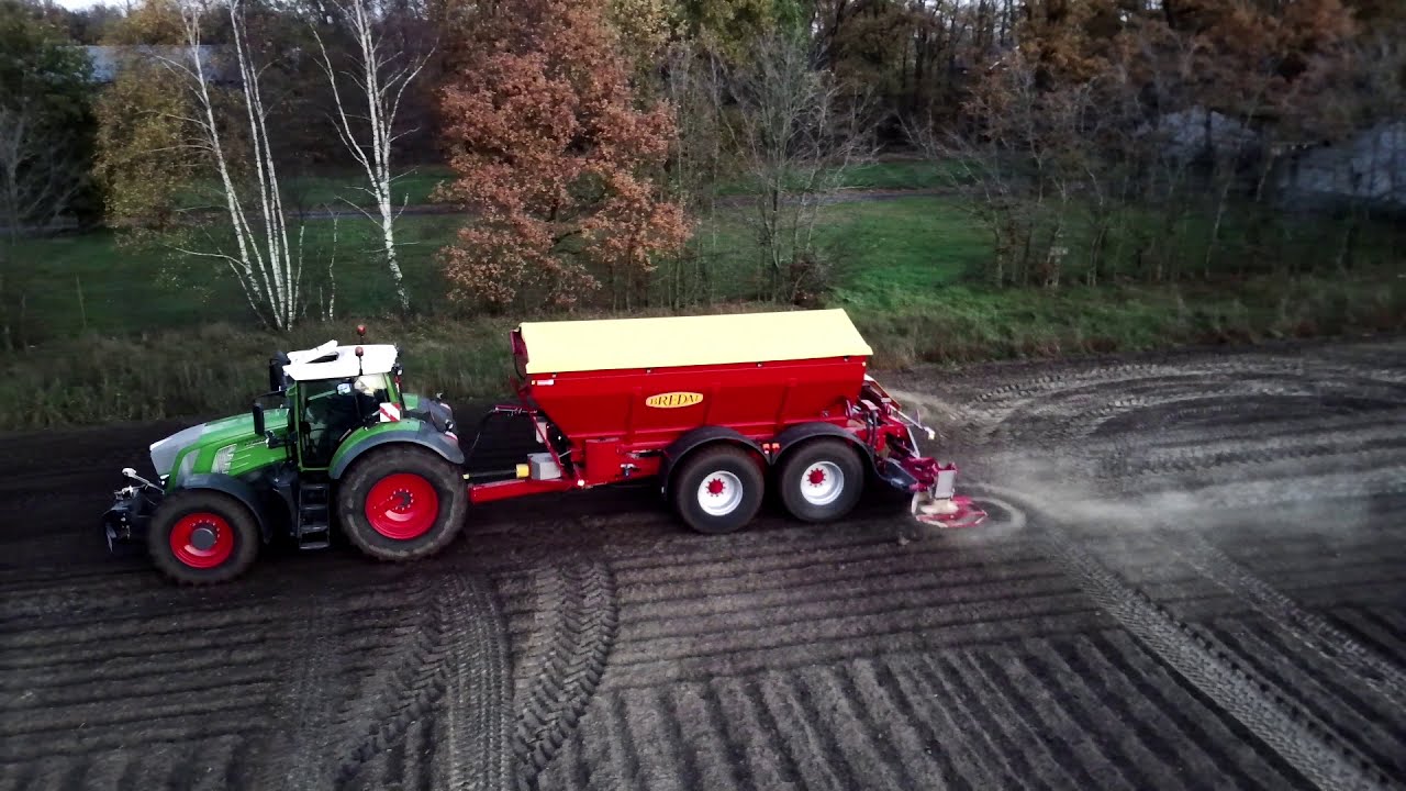 Hulst Agri Fendt 936 & Bredal K 165 XE CS kalkstrooier