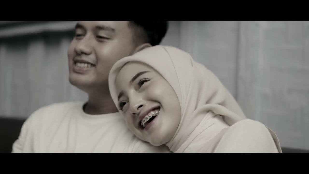 Valdy Nyonk - Gelas Yang Retak (Official Music Video)