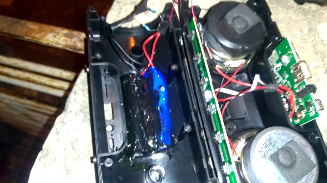 JBL Charge 3 Ligação de 2 baterias ligado em paralelo com Resistor Caixa - Réplica 1 Linha