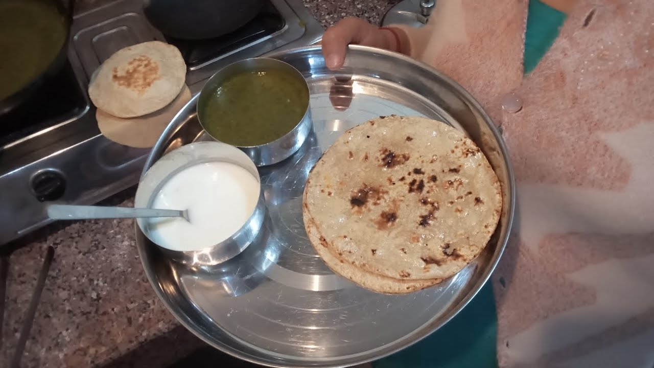 Aaj banaya sag roti#indian Desi food and like subscribe 