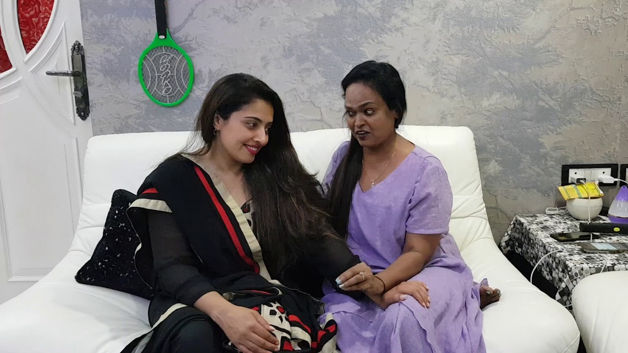 After Bigg Boss,Kalamaster Meets Her friend, Mumtaz.