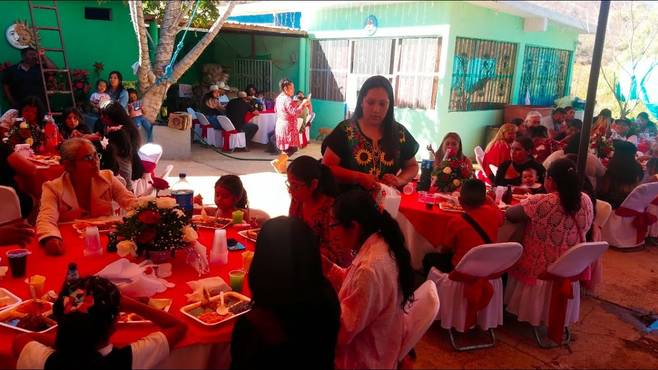 DELICIOSO MOLE POBLANO EN LA MAYORDOMIA DE LA MIXTECA DE PUEBLA.
