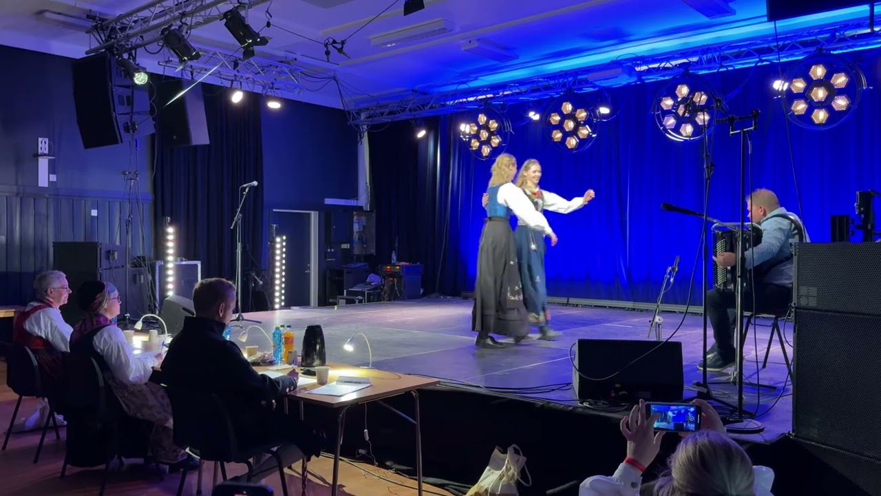 Landskappleiken 2025 - Hanne Kjøk, Synne Kjøk - Dans fele B - Lomsspringleik