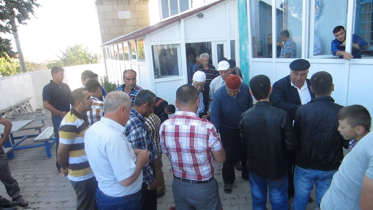 YAŞAR YILMAZ 66 BAYRAM SABAHİ CAMIDEN CIKANLAR 28 7 2014 YER ALIÇLI KOYU
