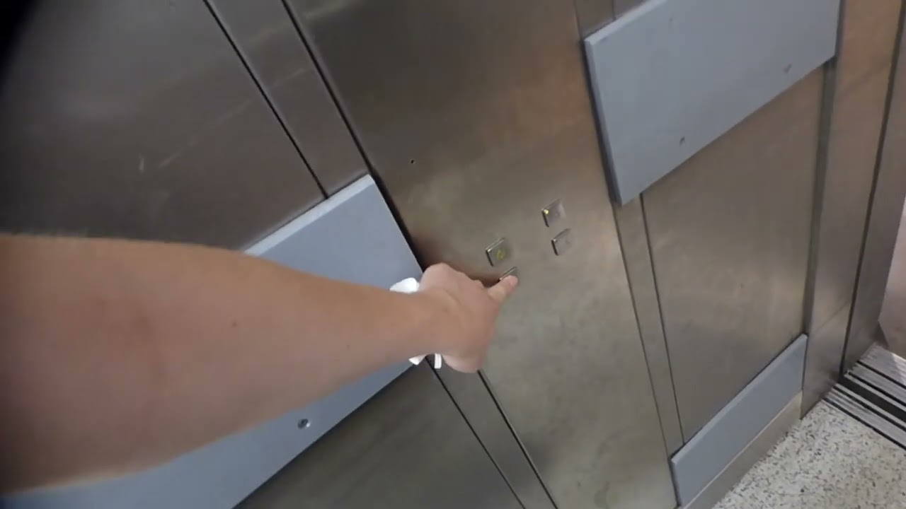 Hydraulic OTIS Lift Elevator almost gets STUCK! - Trizocbs