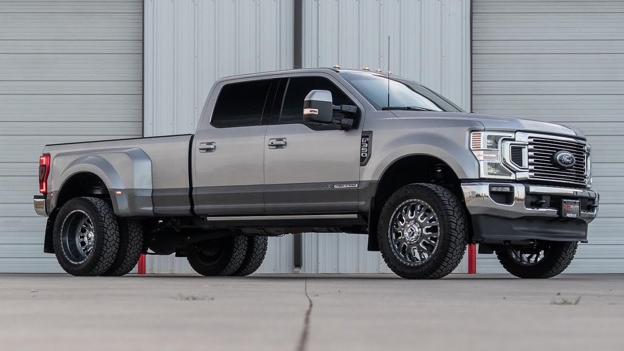 2022 F350 Lariat Ultimate DRW — 2,5-дюймовый готовый подъемник — 22-дюймовые кованые диски Fuel —...
