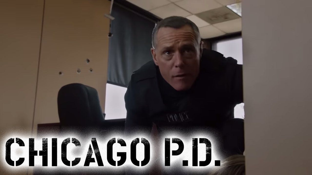 Voight And Ruzek Try To Stop A Bank Raid  | Chicago P.D.