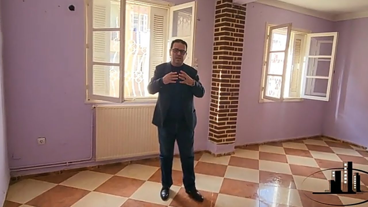 شقة للبيع من نوع F3. حي 1006مسكن سطيف. الطابق 1. مع الطريق تقريبا. مشاهدة ممتعة. لا تبخلوني بلايك.