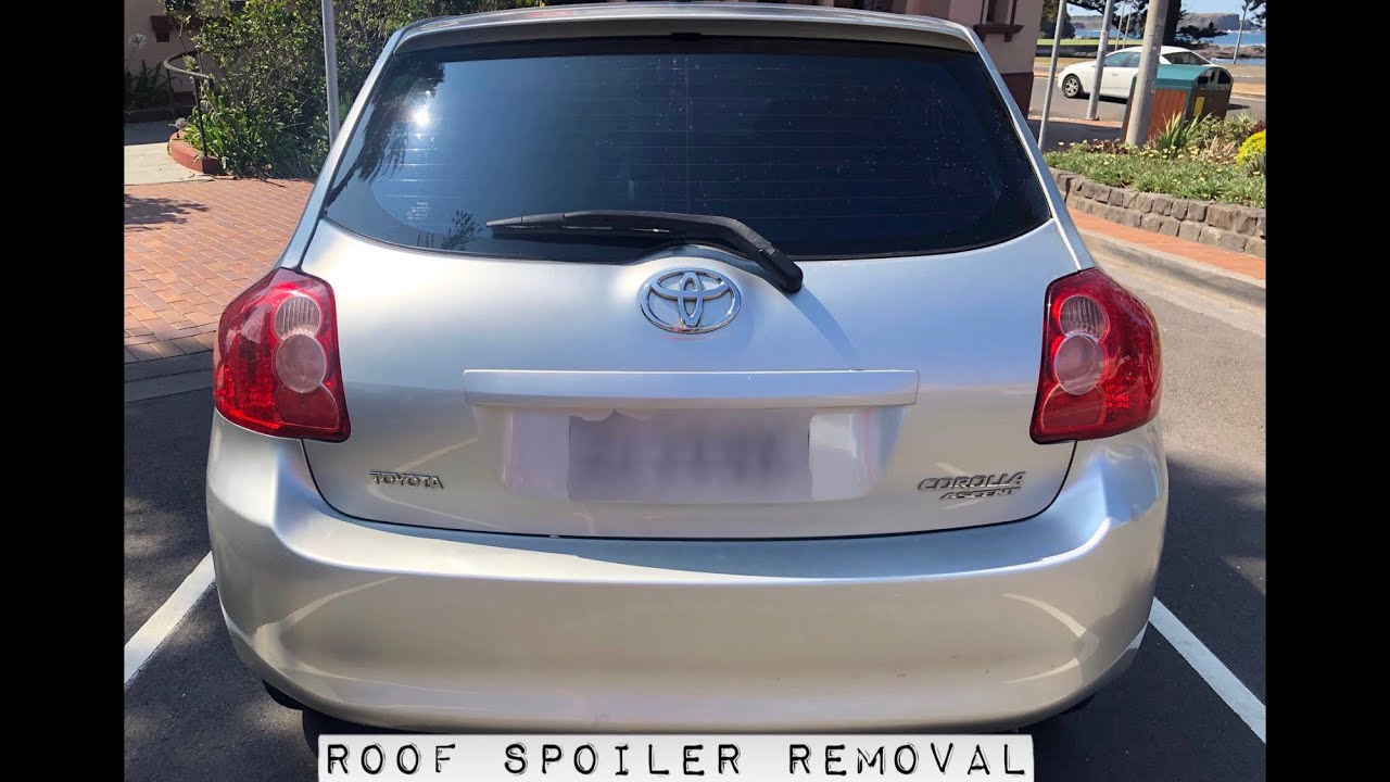 Toyota Corolla Auris rear roof spoiler removal