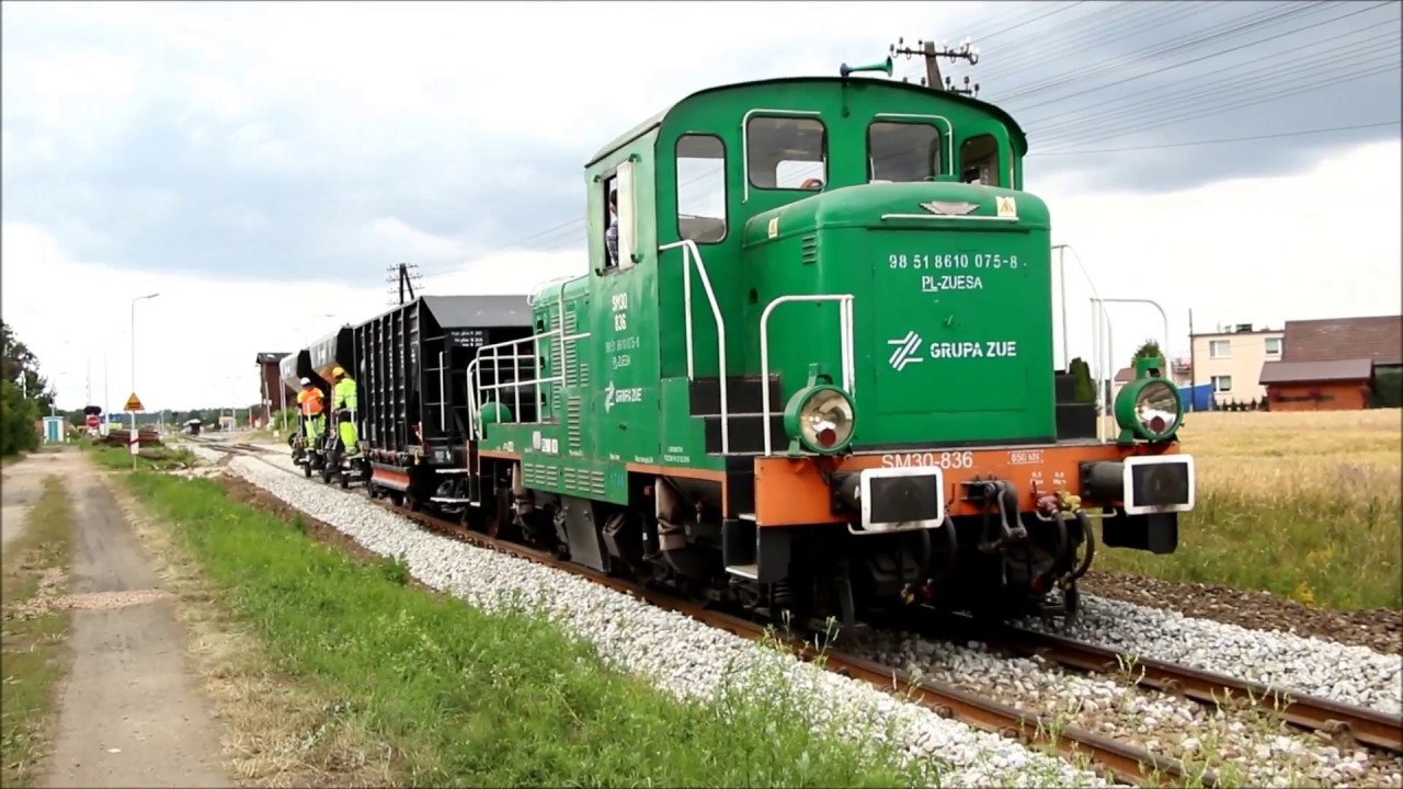 SM30-836 - sypanie tłucznia