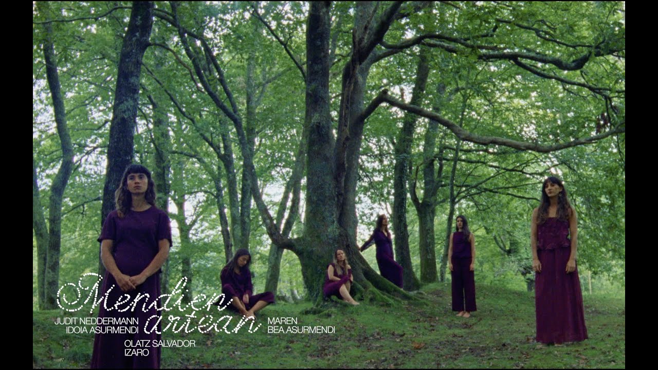 Judit Neddermann, Olatz Salvador, Idoia Asurmendi, Bea Asurmendi, Maren, Izaro - Mendien Artean