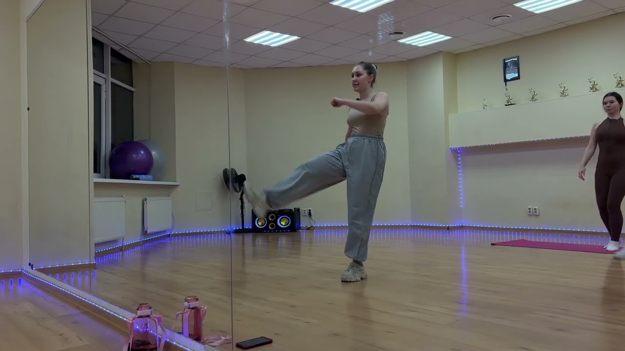 Аэробика🔥 Жиросжигающая тренировка в группе