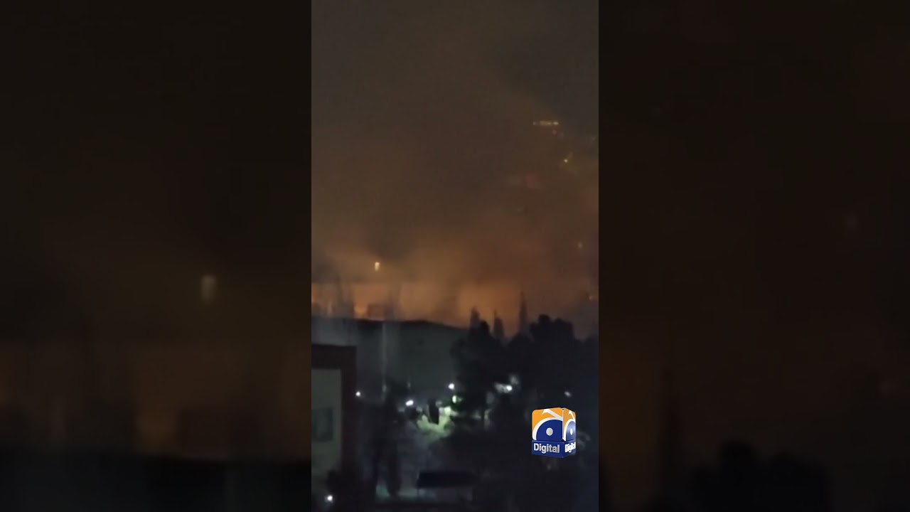 Smoke billows above Tehran after fire breaks out at military base | Geo News English