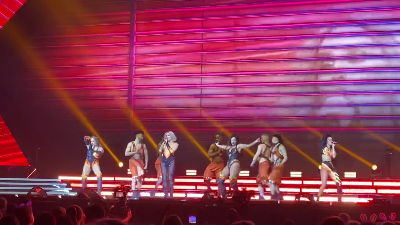 Little Mix - Reggaeton Lento & No More Sad Songs (LM5 Tour, Nottingham, 12/11/2019)