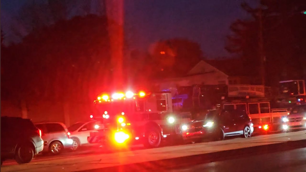 MTFR Truck 204 Responding (Screaming Q!)