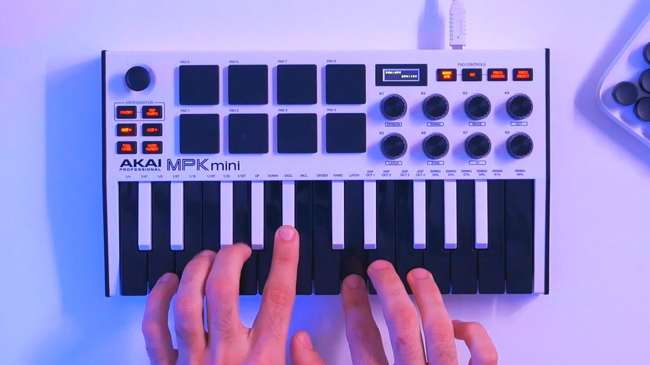 Making A Trap Beat With An 808 Sample Pack on the Akai MPK Mini MK3