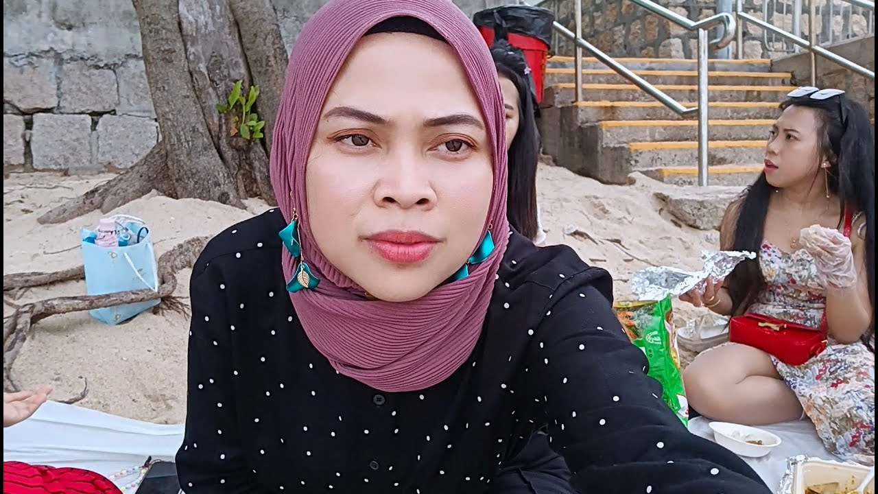 NGERUMPI DI TEPI LAUT CHEUNG CHAU