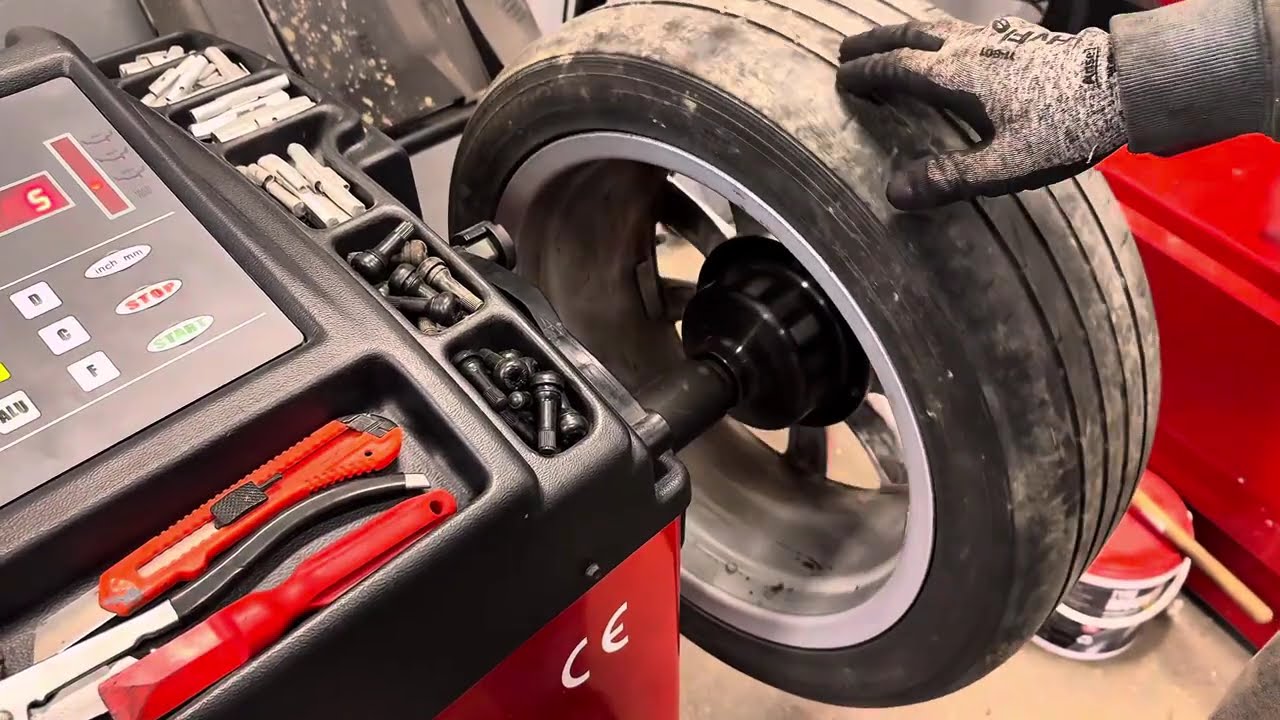 Redats W-230 vyvažování kol podle laseru