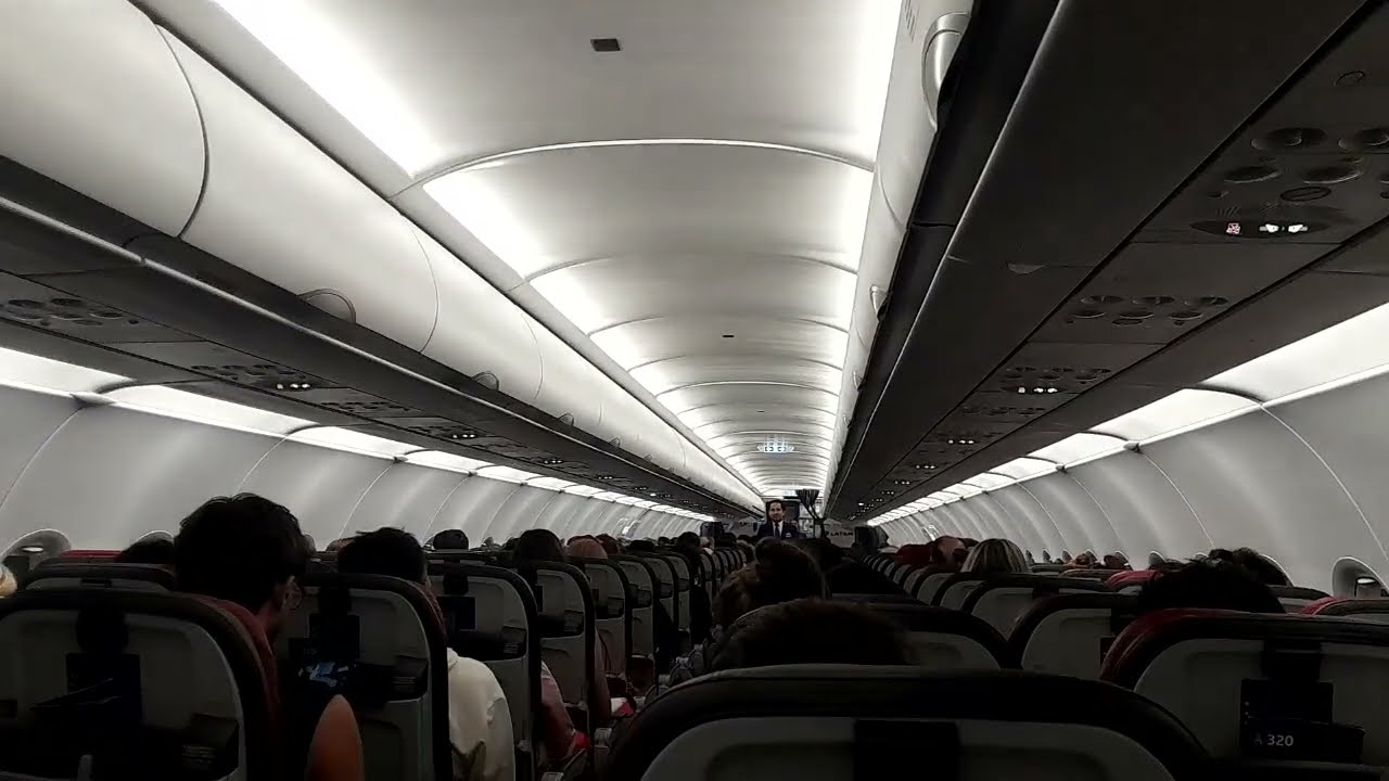 Saliendo del Aeropuerto Internacional JORGE CHAVEZ rumbo a Uruguay.