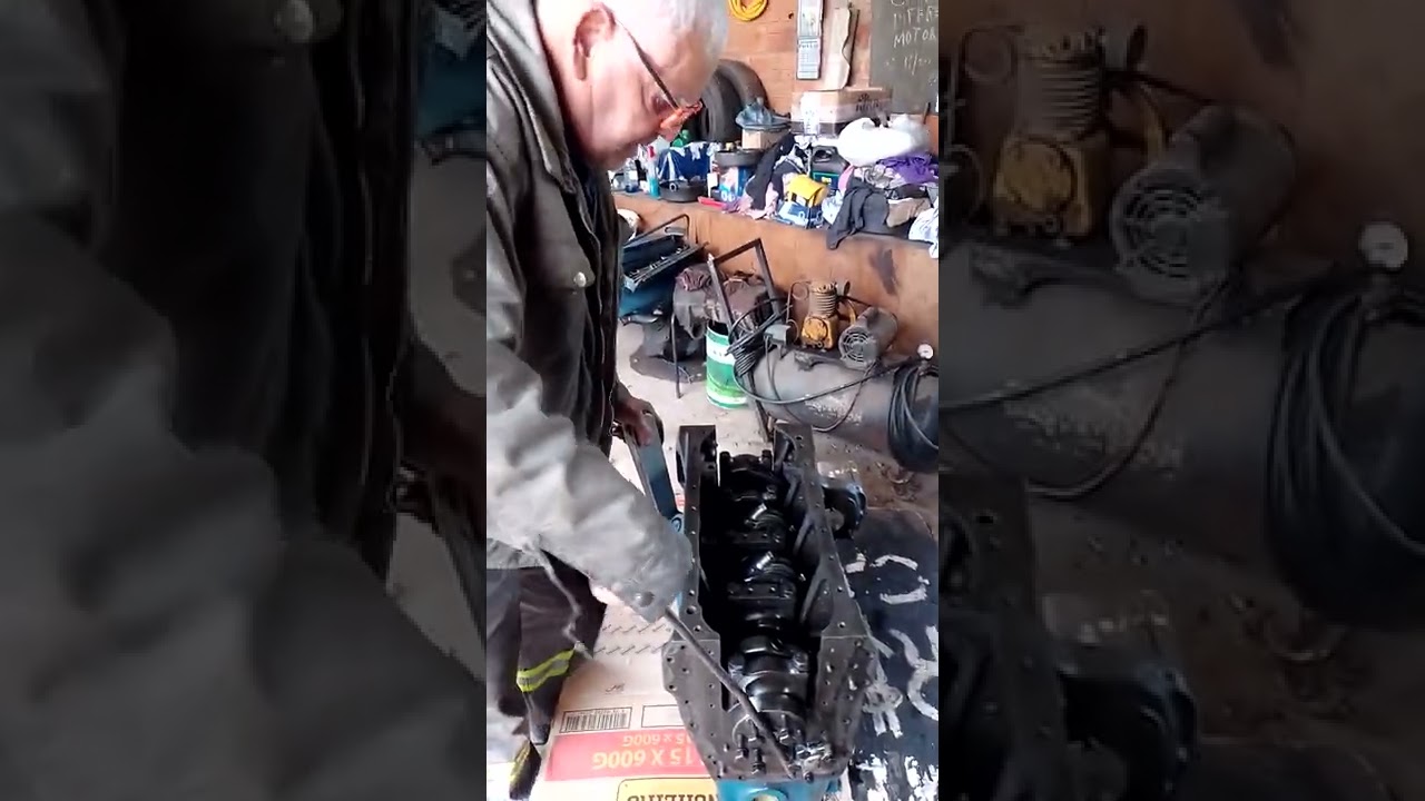 Fazendo apertos Tork mancais bielas e contra peso motor MWM 226 quinta parte