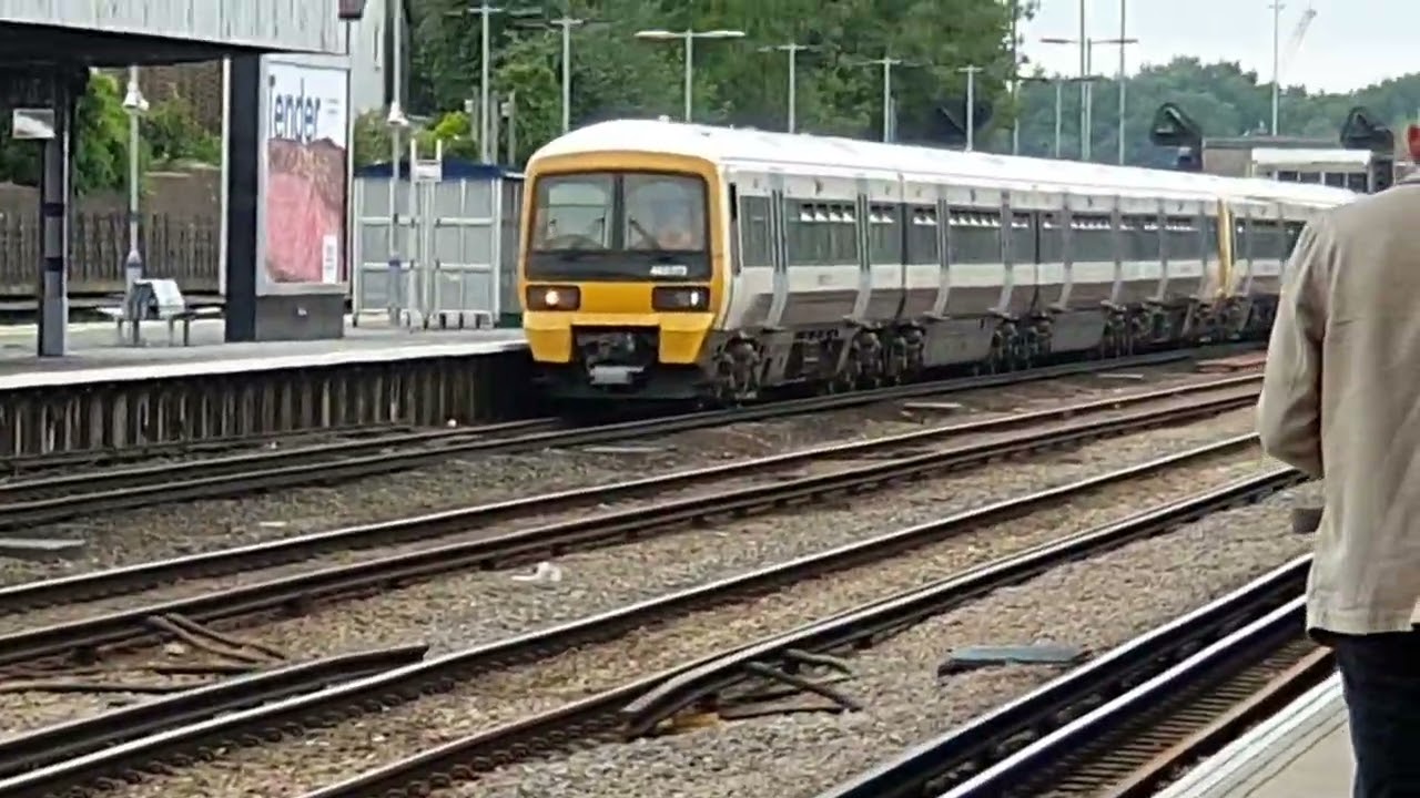 Trains at Tonbridge 26/07/25