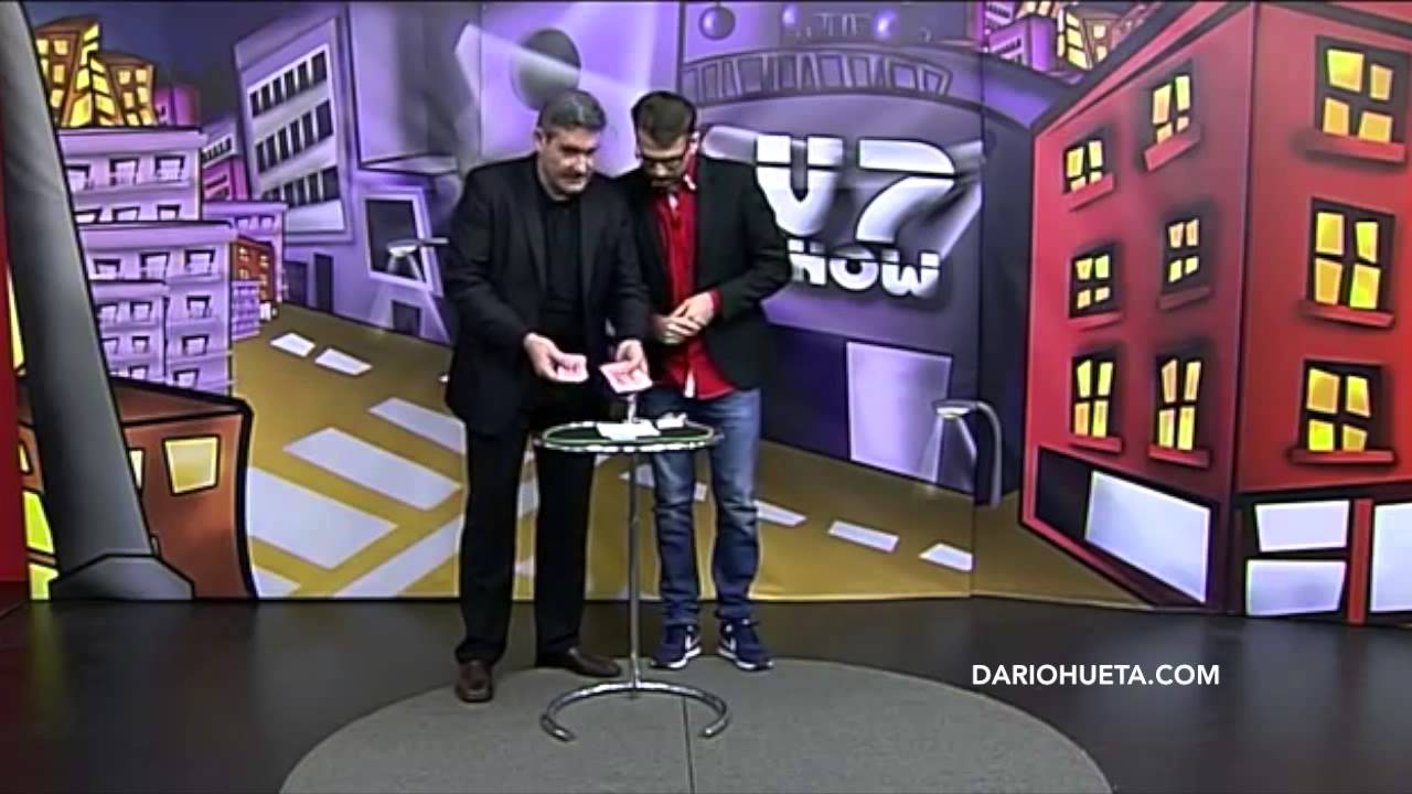 Trilogia  en V7 Show por Dario Hueta