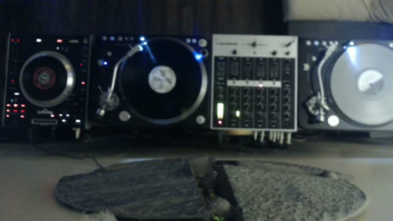 Club 6400  Live Vinyl DJ Mix 218 (Halloween Mix)
