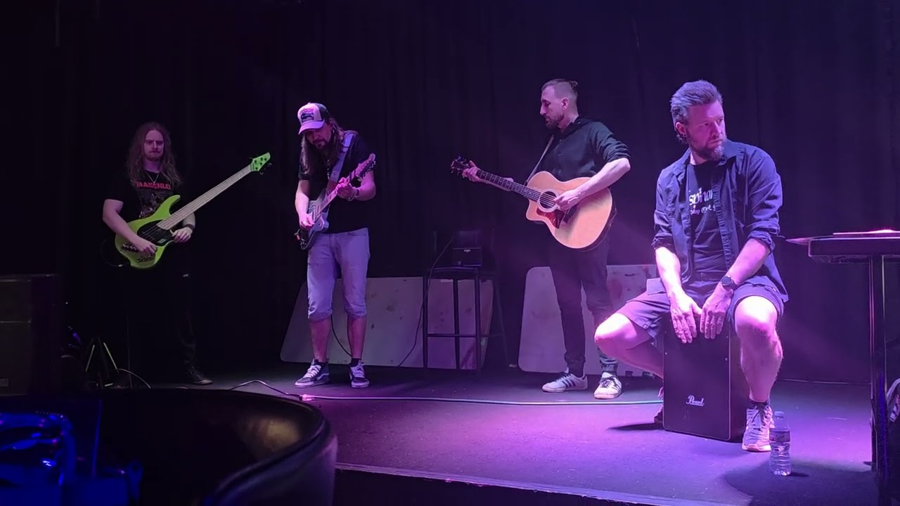 Acoustic set from Wheel from their last show of the tour. @wheelband