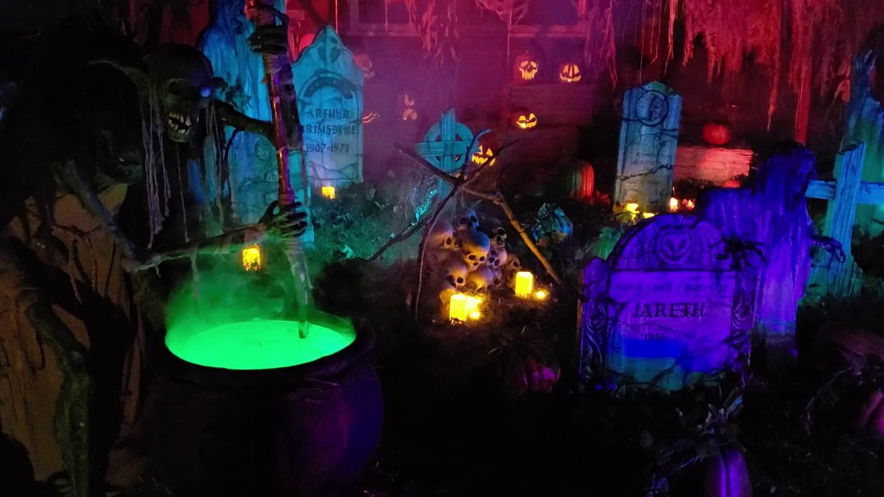 Grimwood Hollow Yard Haunt Cauldron Creep Swamp Witch
