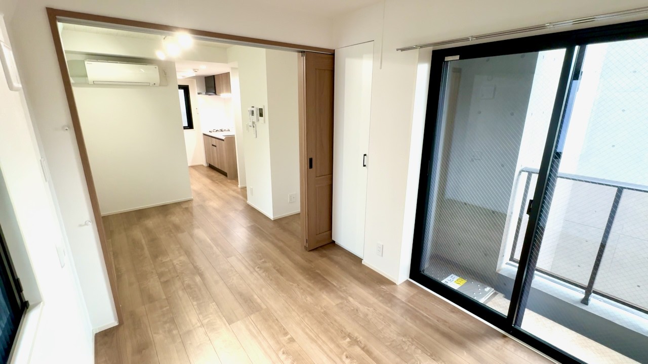 Эпизод 61 — Небольшая квартира в Токио🏠🪴 - 27,16 кв. м / 292,35 кв. фута