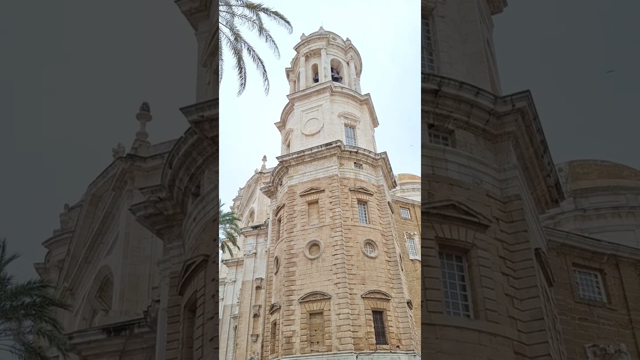 Toque a Duelo de las Campanas de la Catedral de Cadiz por los Fallecidos en el Accidente Ferroviario