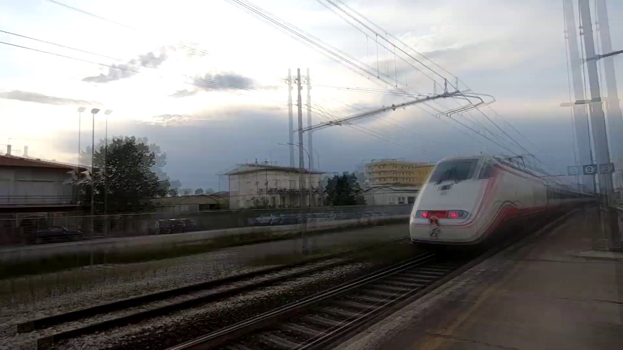 Intercity e Frecciabianca in transito velocissimi a Porto Recanati