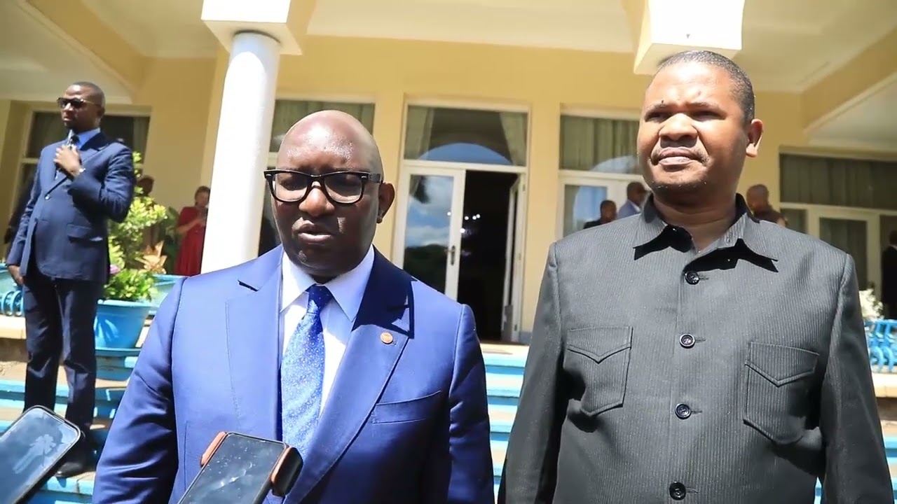 GOUVERNEUR A.I. DU HAUT KATANGA MARTIN KAZEMBE SHULA ECHANGE AVEC LE PRÉSIDENT DU SENAT SAMA LUKONDE