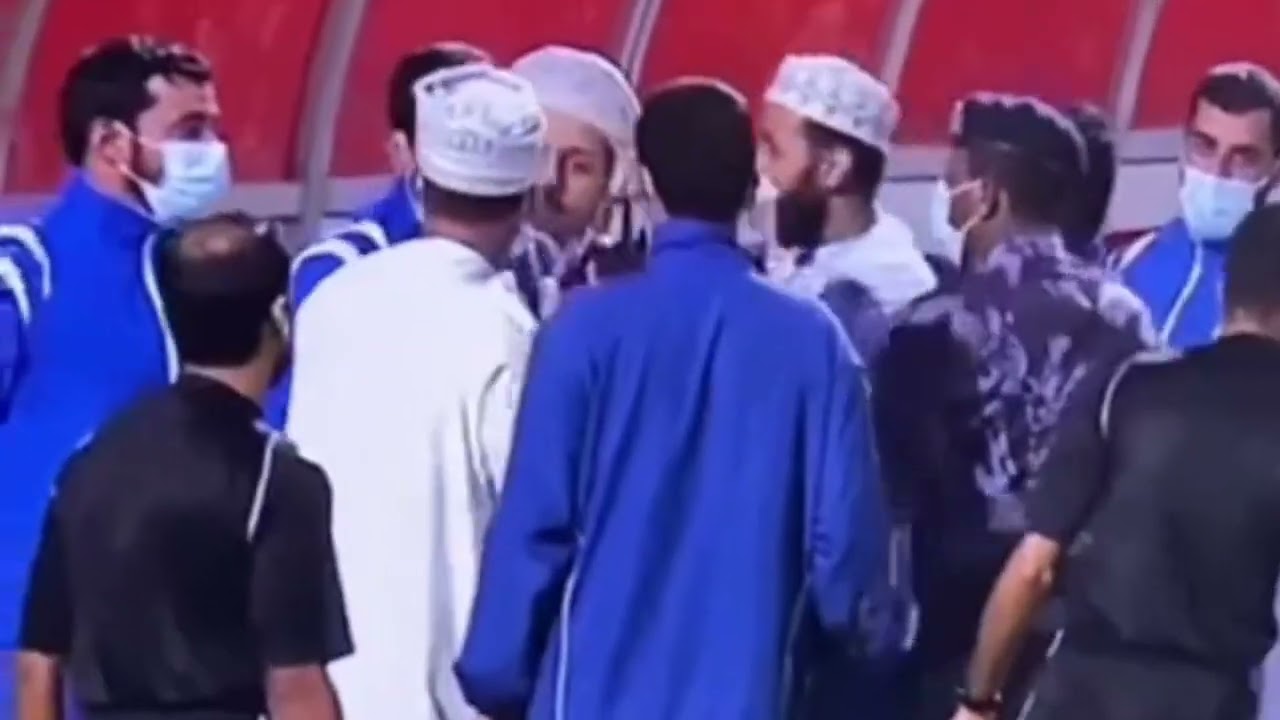 ضرابة في الدوري العماني 😳