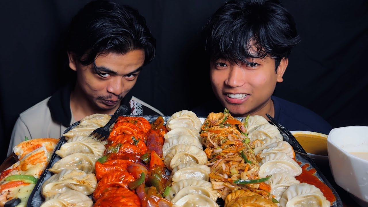 MOMO EATING MUKBANG ft. TWO FOOLS🤓| Prafulla Lama