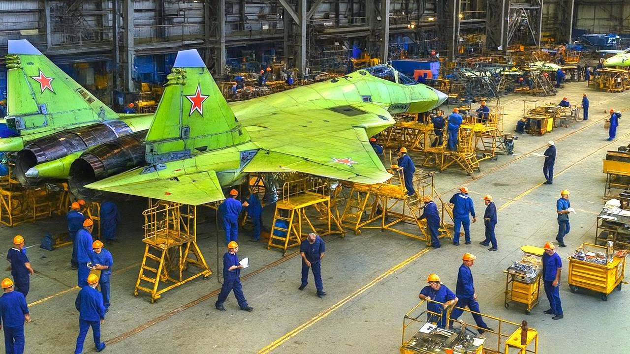 JAK powstaje myśliwiec Suchoj Su-57 🔥 | Proces produkcyjny
