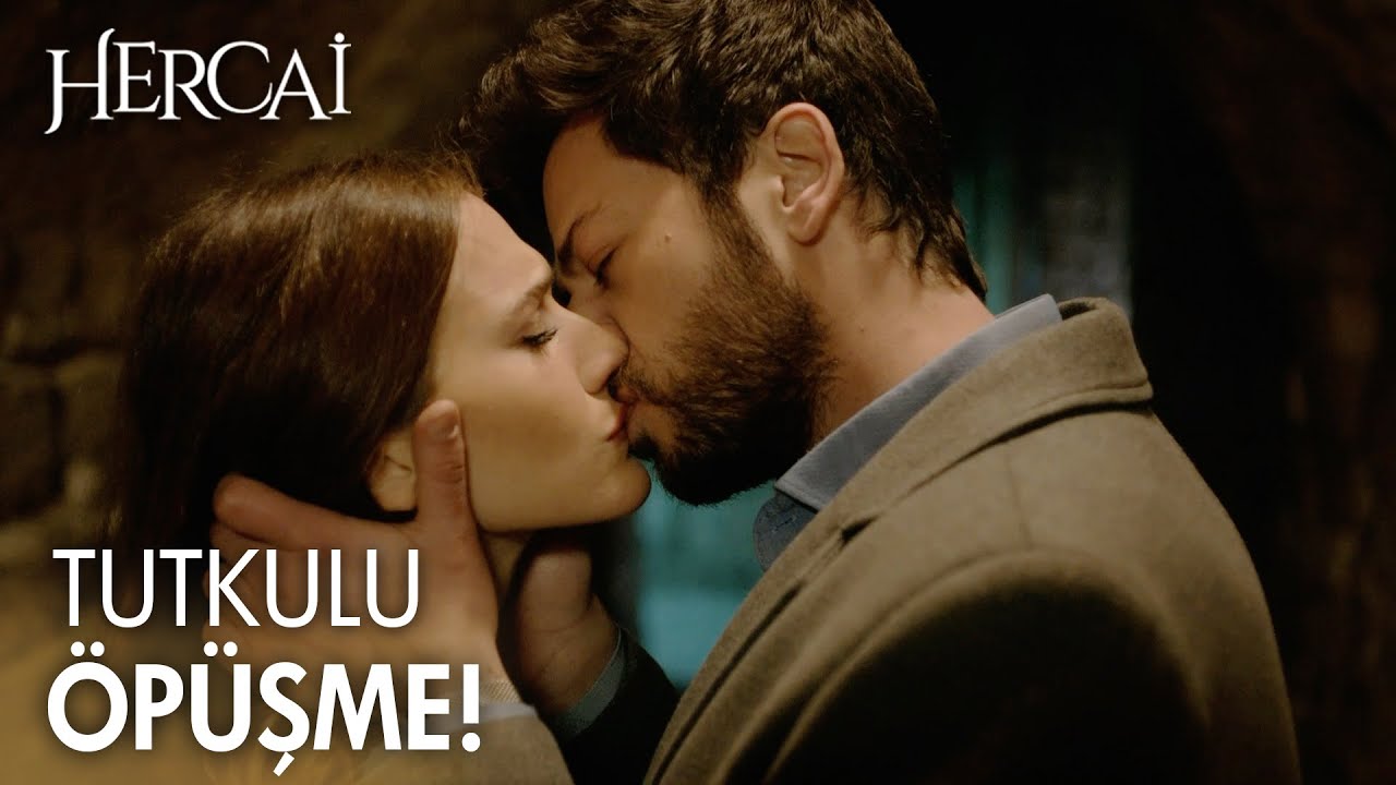 Azat, Gönül'ün dudaklarına yapıştı - Hercai 59. Bölüm