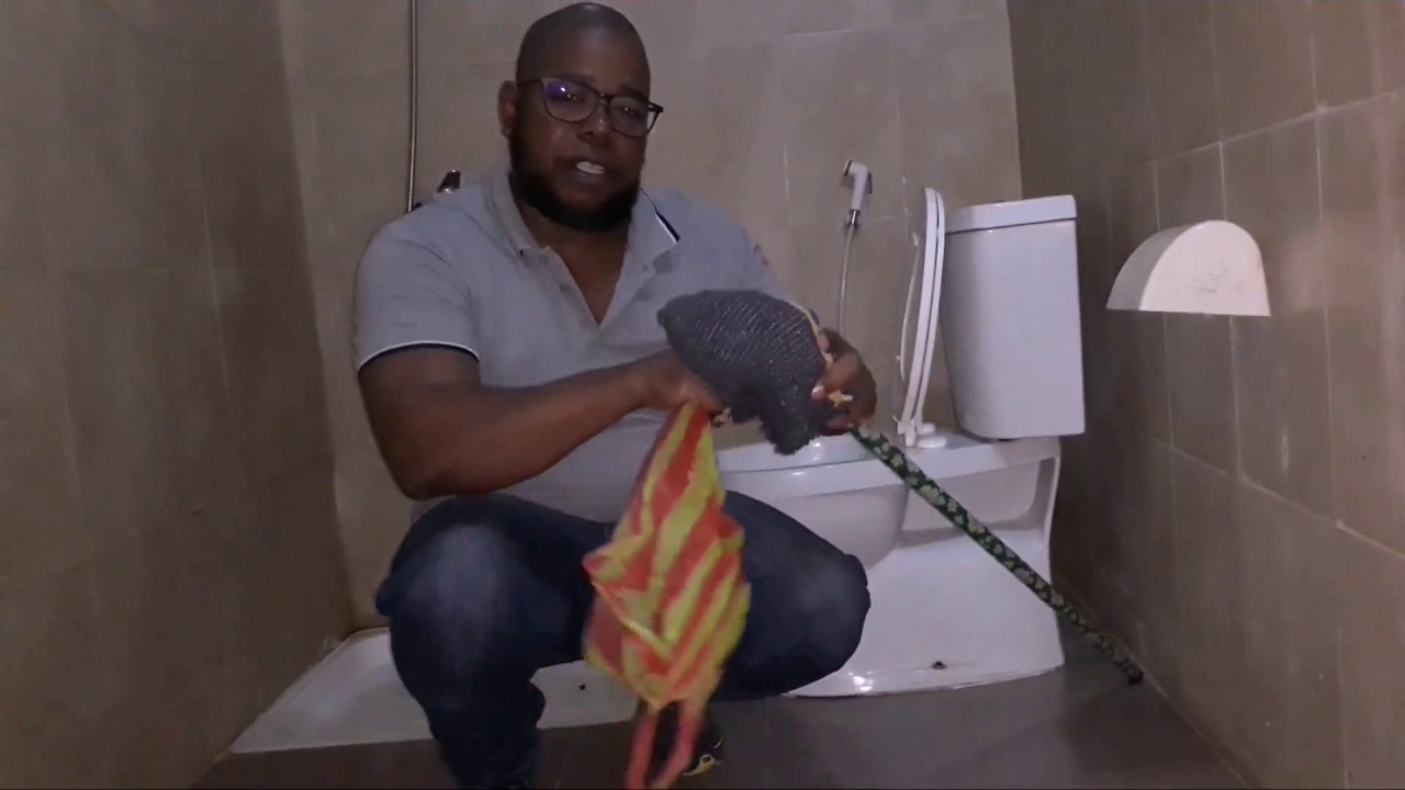 Comment d&eacute;boucher les WC avec les moyens de bord