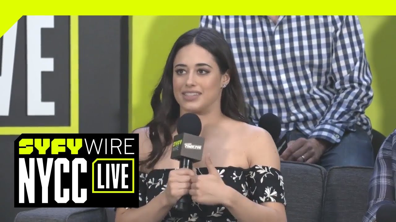 Roswell New Mexico Cast Talk New Series | NYCC 2018 | SYFY WIRE