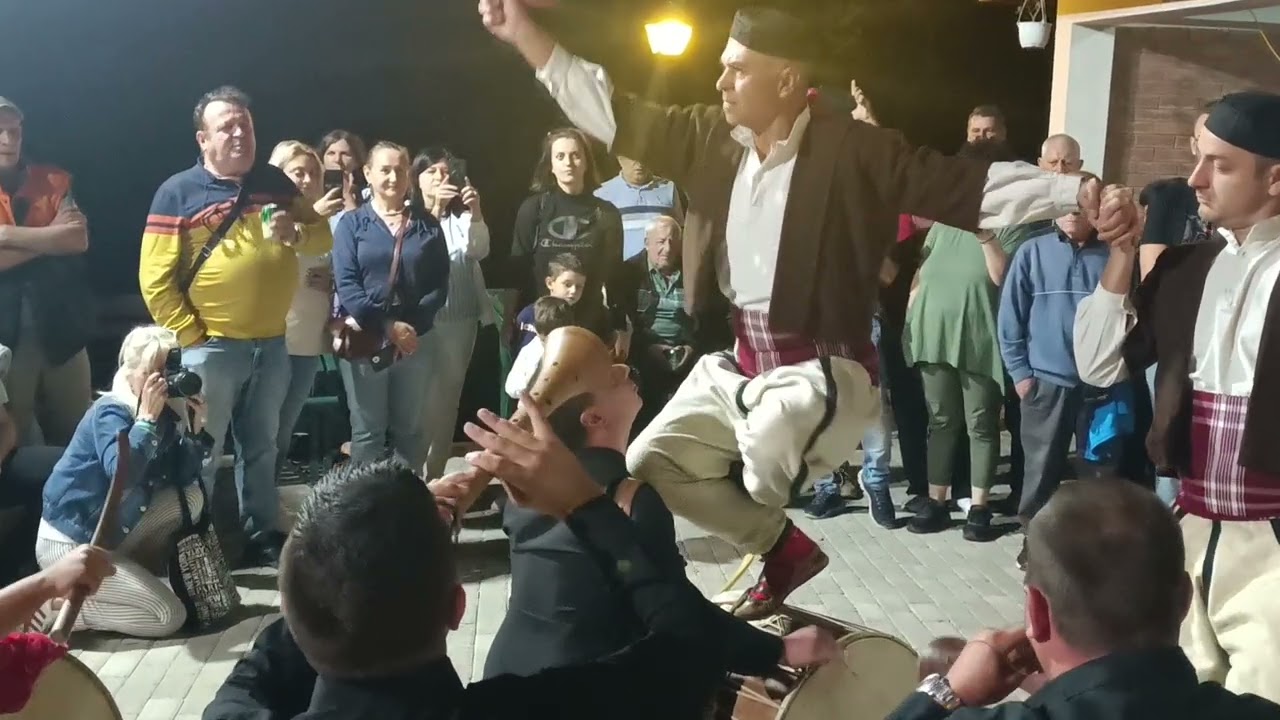 Традиционален ТАНЕЦ за Богородица со Тешкото што никогаш не е лесно 