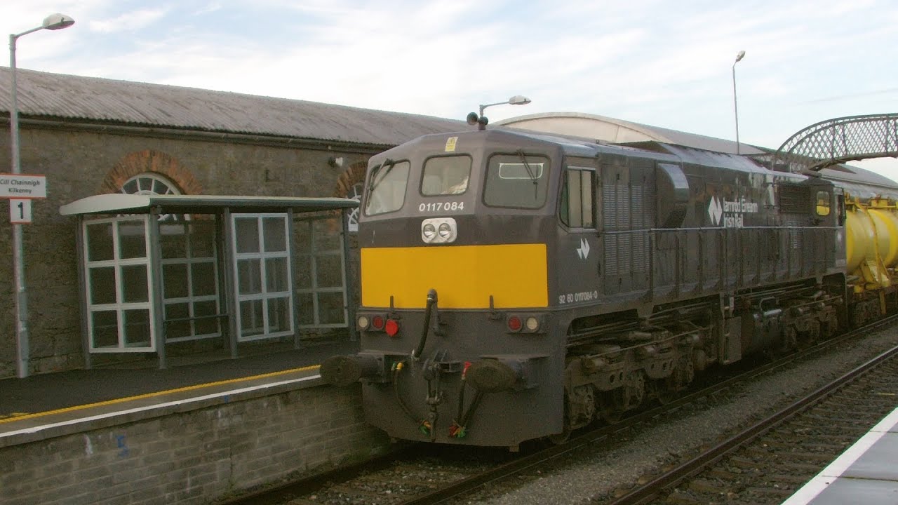 Irish Rail 084 with Sperry Train at MacDonagh Station, Kilkenny