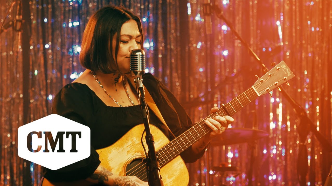 Elle King Performs “Ain't Gonna Drown