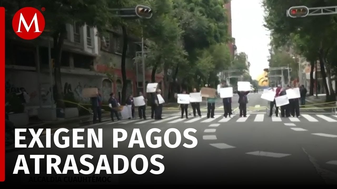 Trabajadores de limpieza del IPN bloquean avenida Bucareli por falta de pagos