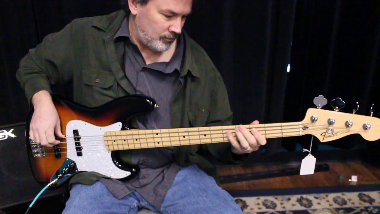 Preowned 2017 Fender Standard Jazz Bass w/Gigbag