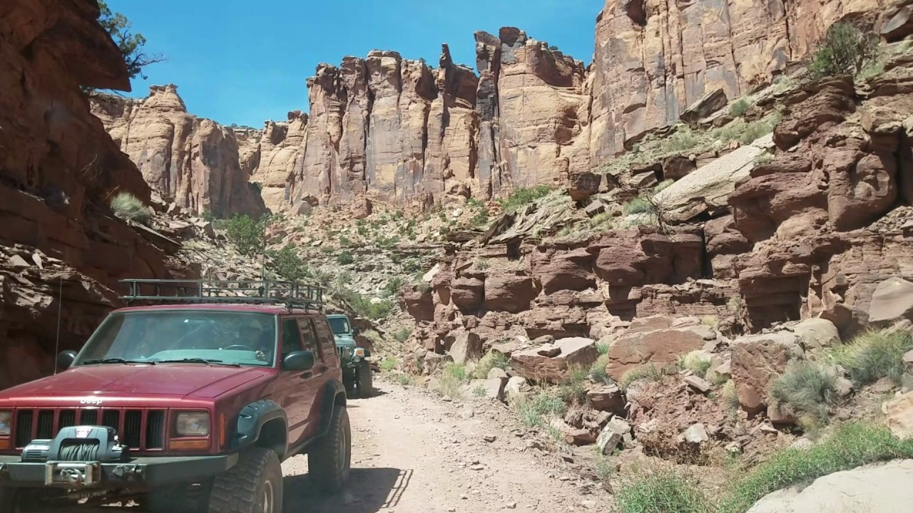 Jug Handle Arch Trail in Moab, Utah